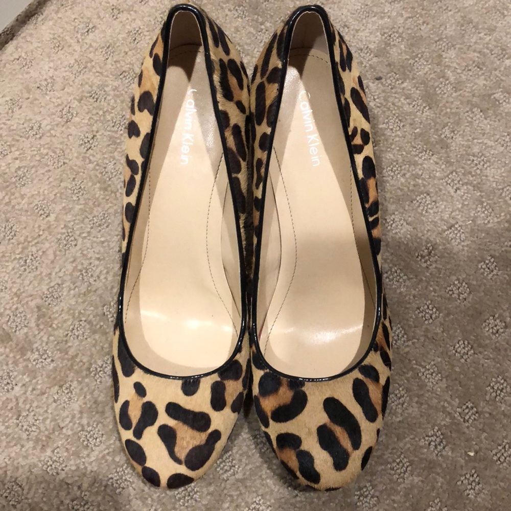 Calvin Klein leopard heels w/black platform& heel